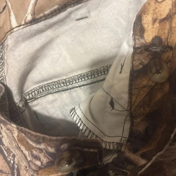 Real Tree Game Winner Camo Pants youth 24” - Picture 11 of 11